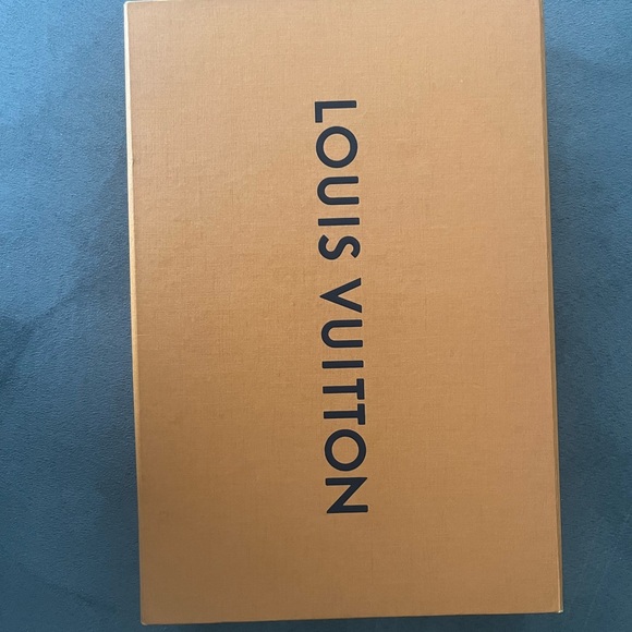 Louis Vuitton TOILETRY POUCH 26 - Picture 3 of 9